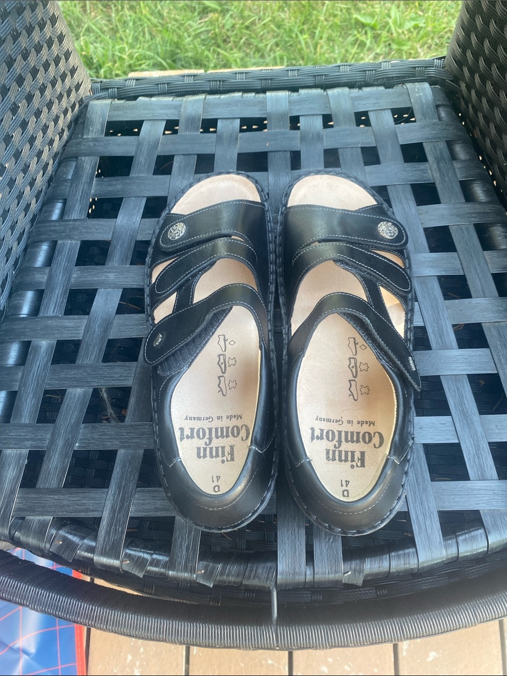 Finn Comfort black leather sandals sz 41